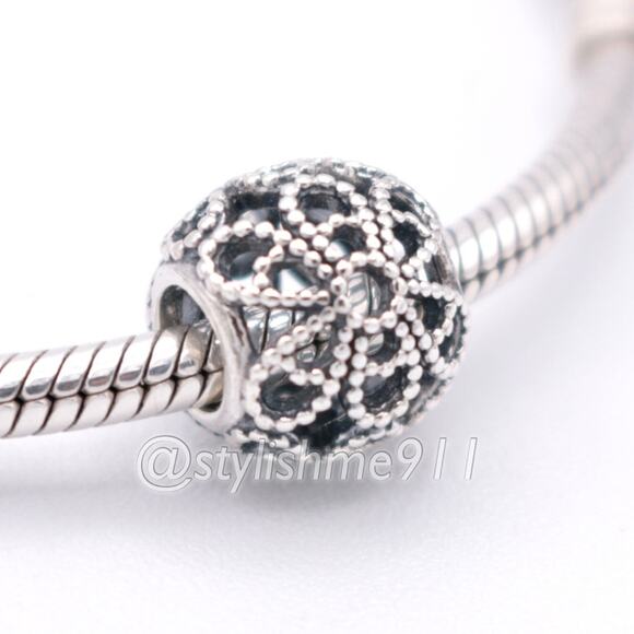 Authentic pandora Beaded Openwork Flower Charm - 791282 - Picture 3 of 9